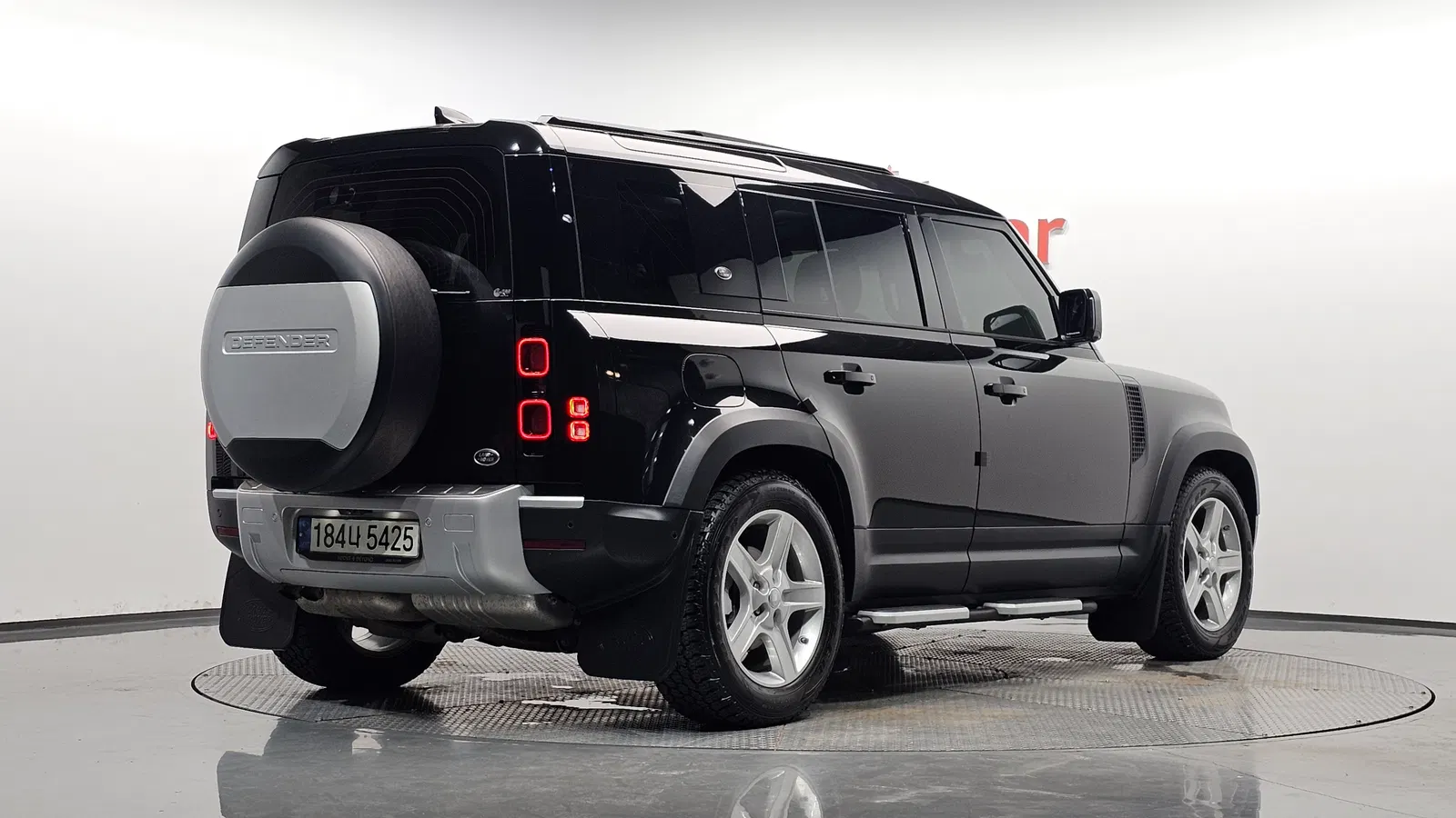 Land Rover Defender (L663) 110 D240 SE 2020 — photo 1 sur 33