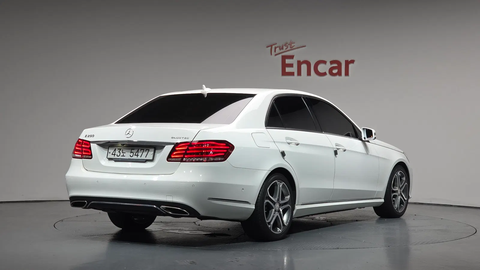 Mercedes-Benz Classe E E250 BlueTEC 4MATIC Avantgarde (W212) 2016 — photo 1 sur 31