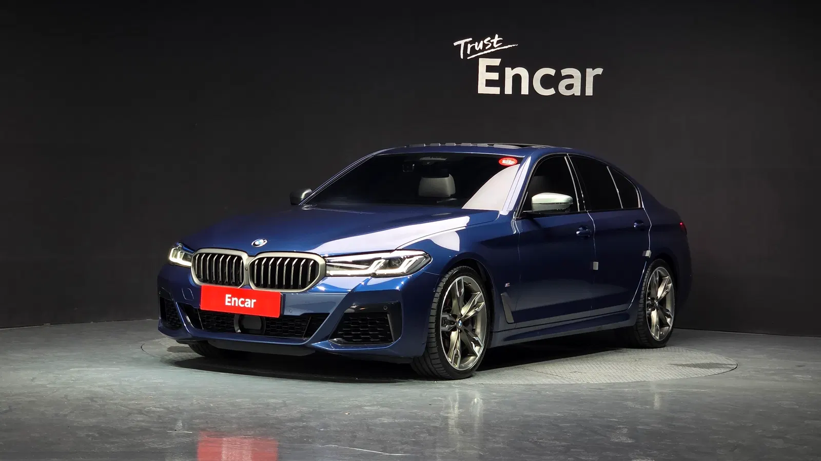 BMW Série 5 (G30) M550i xDrive 2021 — photo 1 sur 35