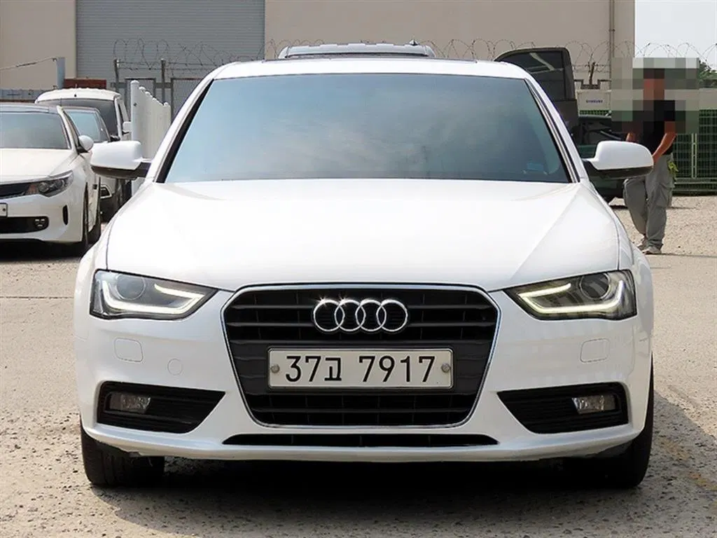 Audi A4 30 TDI 2015 — photo 1 sur 24
