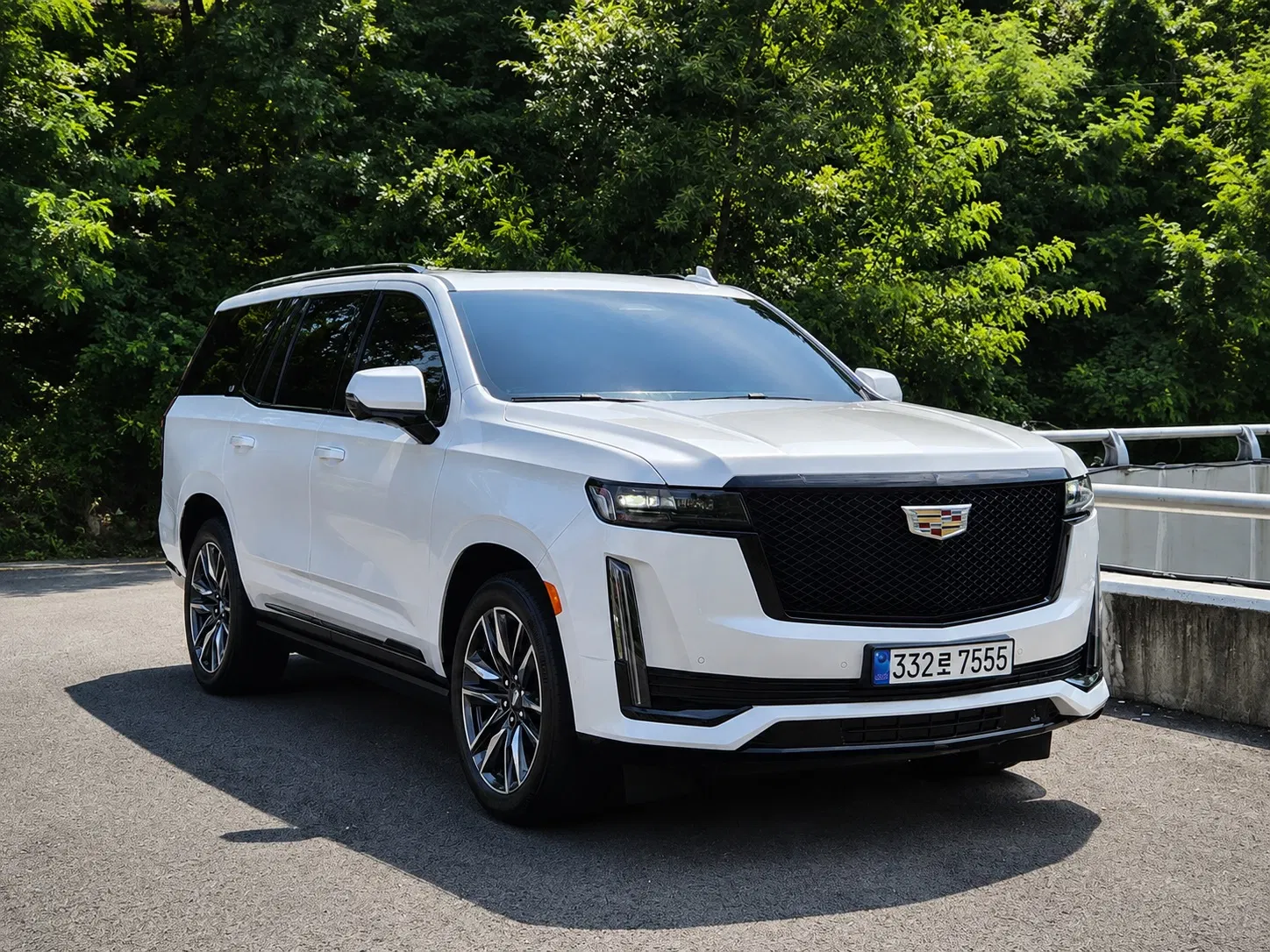 Cadillac Escalade 5e génération 6.2 2023 — photo 1 sur 26