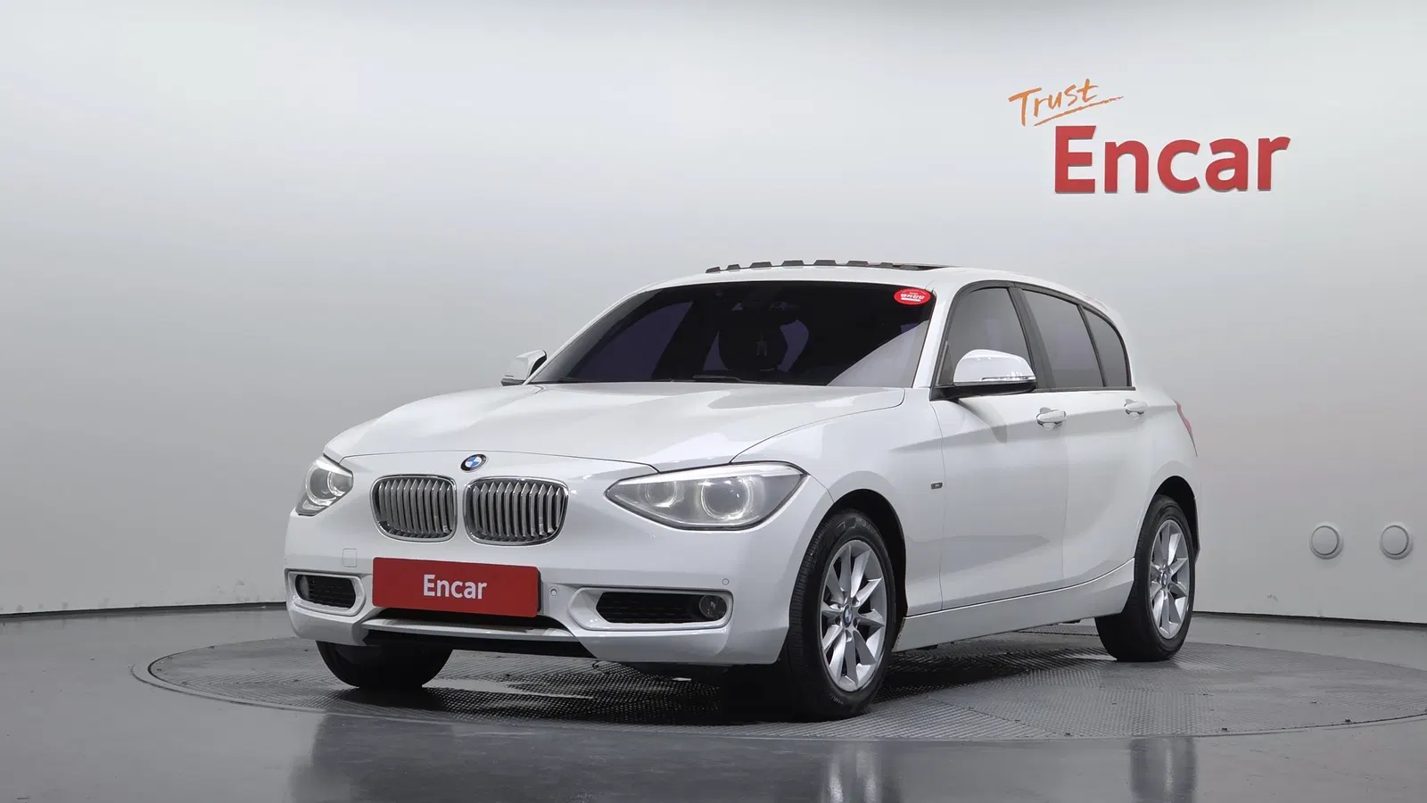BMW Série 1 (F20) 118d Urban Pack1 5 portes 2014 — photo 1 sur 20