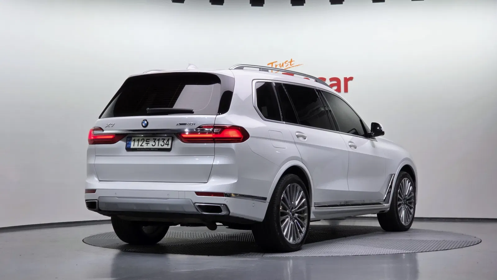 BMW X7 (G07) xDrive 40i Design Pure Excellence 6 places 2021 — photo 1 sur 44