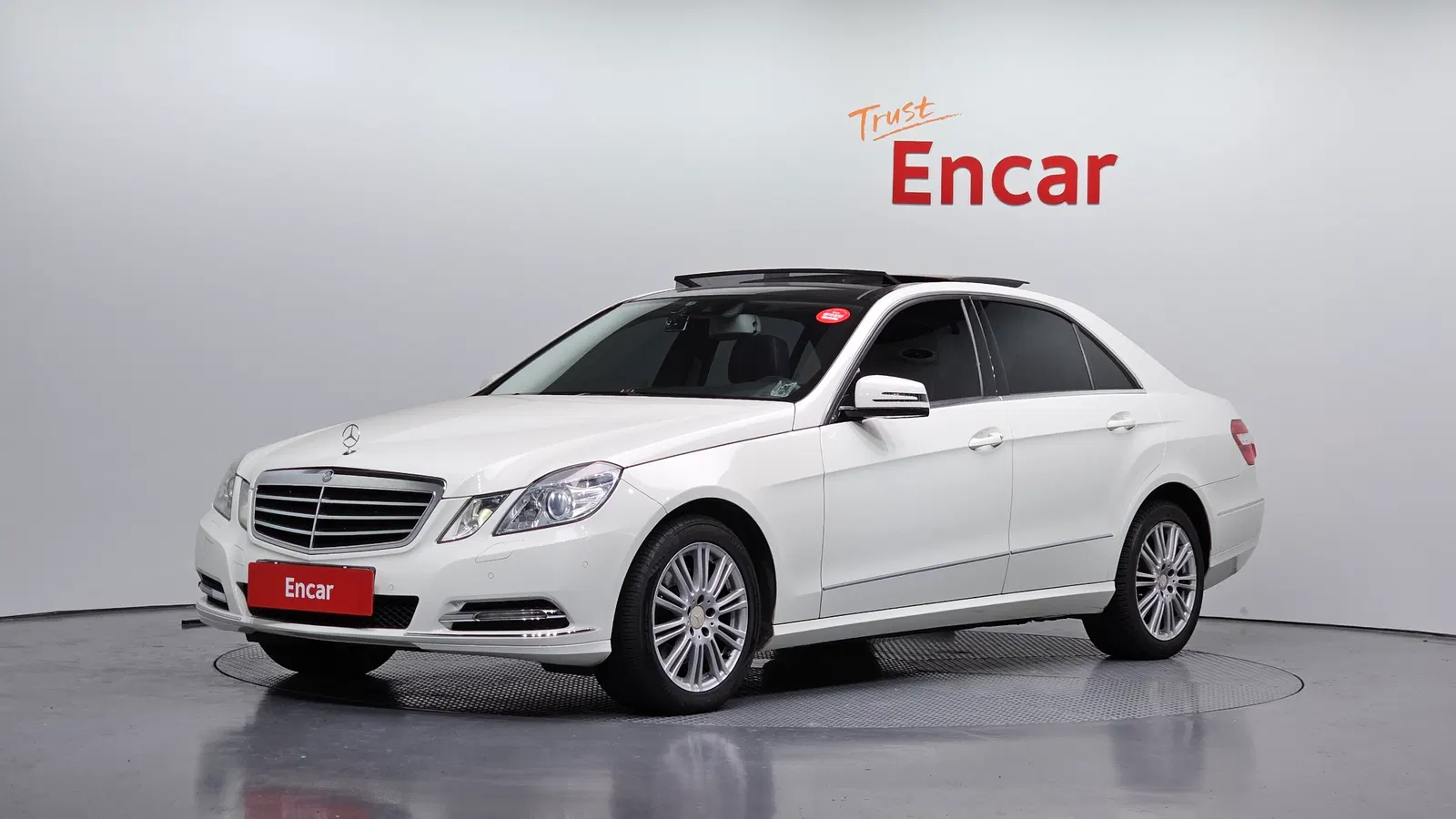 Mercedes-Benz Classe E E300 Elegance (W212) 2012 — photo 1 sur 30