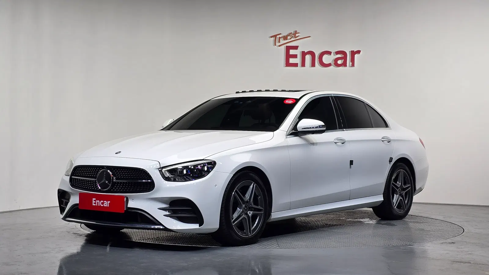 Mercedes-Benz Classe E AMG Line · E250 (W213) 2023 — photo 1 sur 33