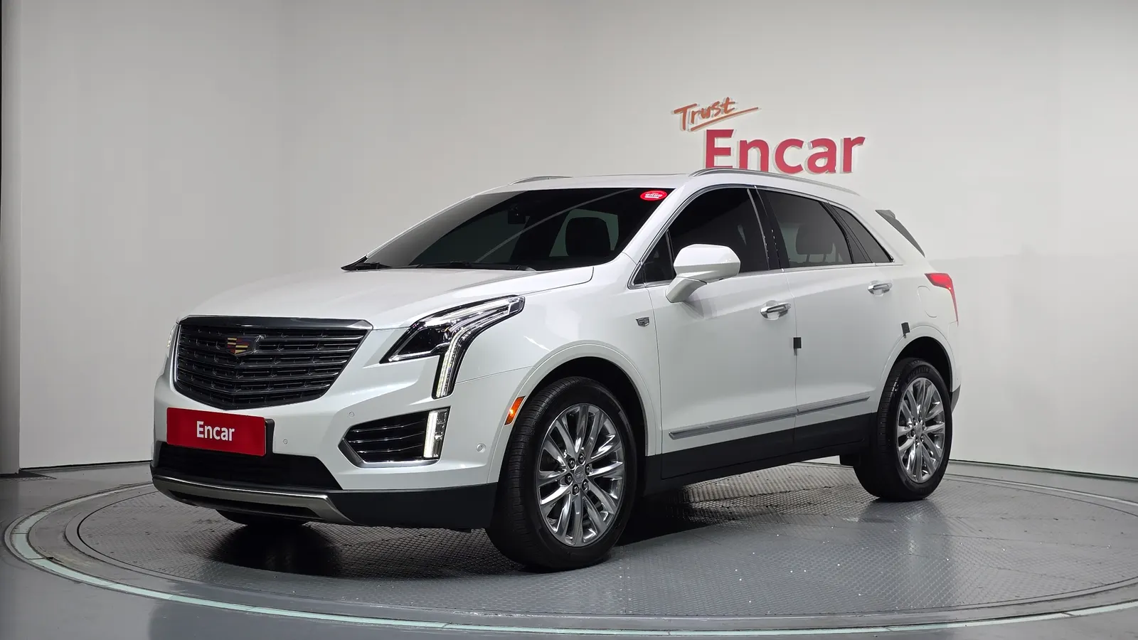 Cadillac XT5 3.6 Premium Luxury AWD 2019 — photo 1 sur 35