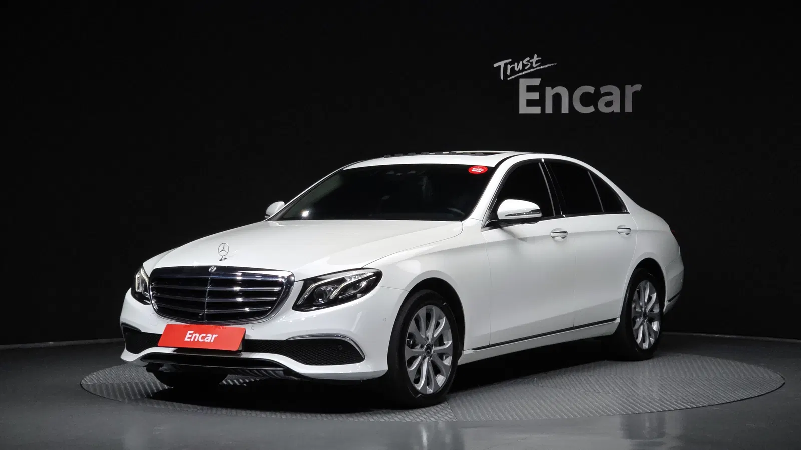 Mercedes-Benz Classe E E300 4MATIC Exclusive (W213) 2019 — photo 1 sur 20