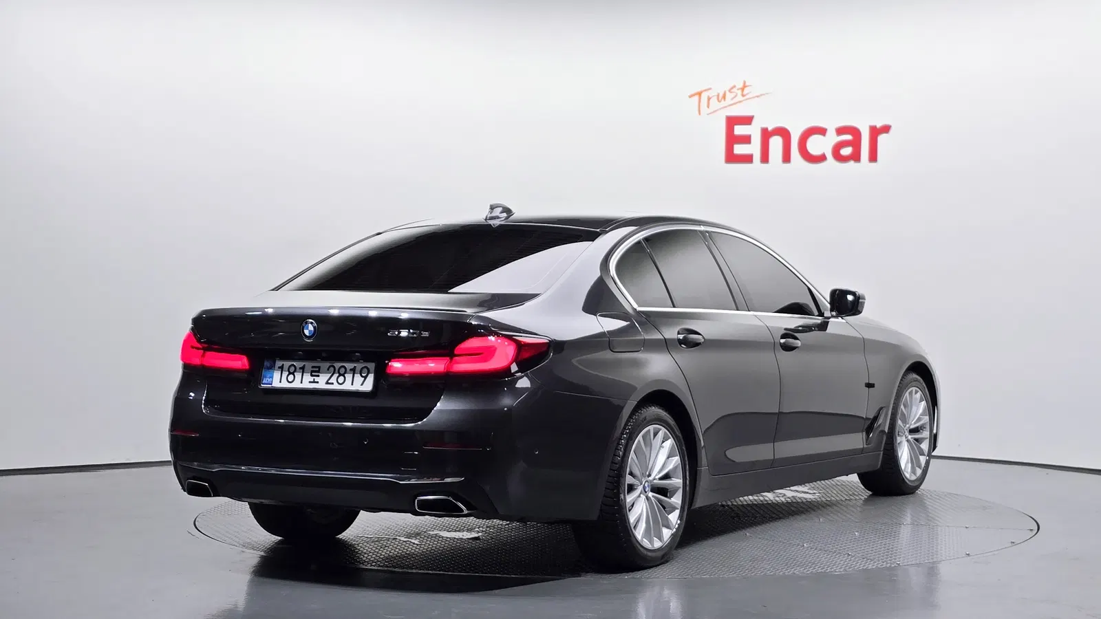 BMW Série 5 (G30) 530e Luxury 2021 — photo 1 sur 38