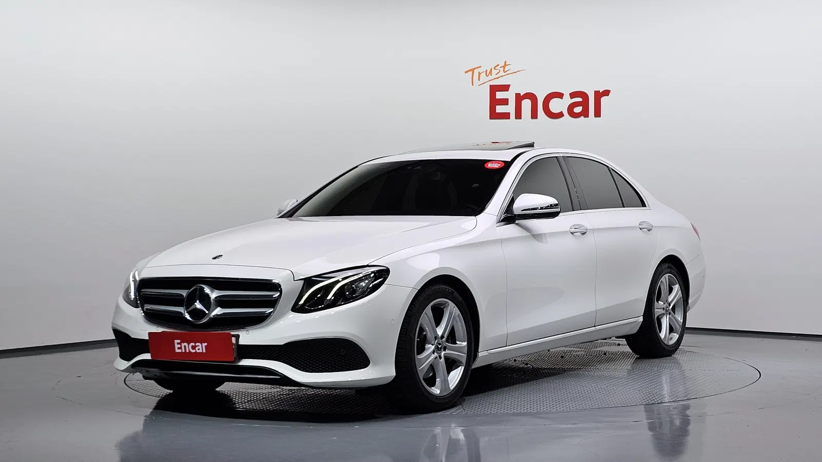 Mercedes-Benz Classe E E200 Avantgarde (W213) 2018 — photo 1 sur 20