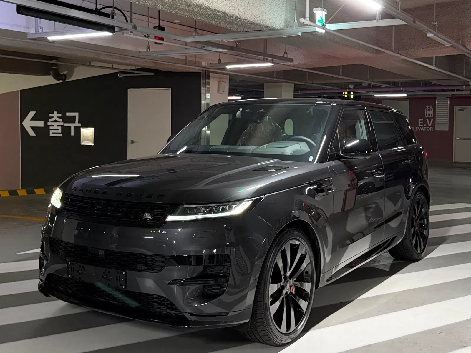 Land Rover Range Rover Sport 3e génération P400 AB 2026 — photo 1 sur 11