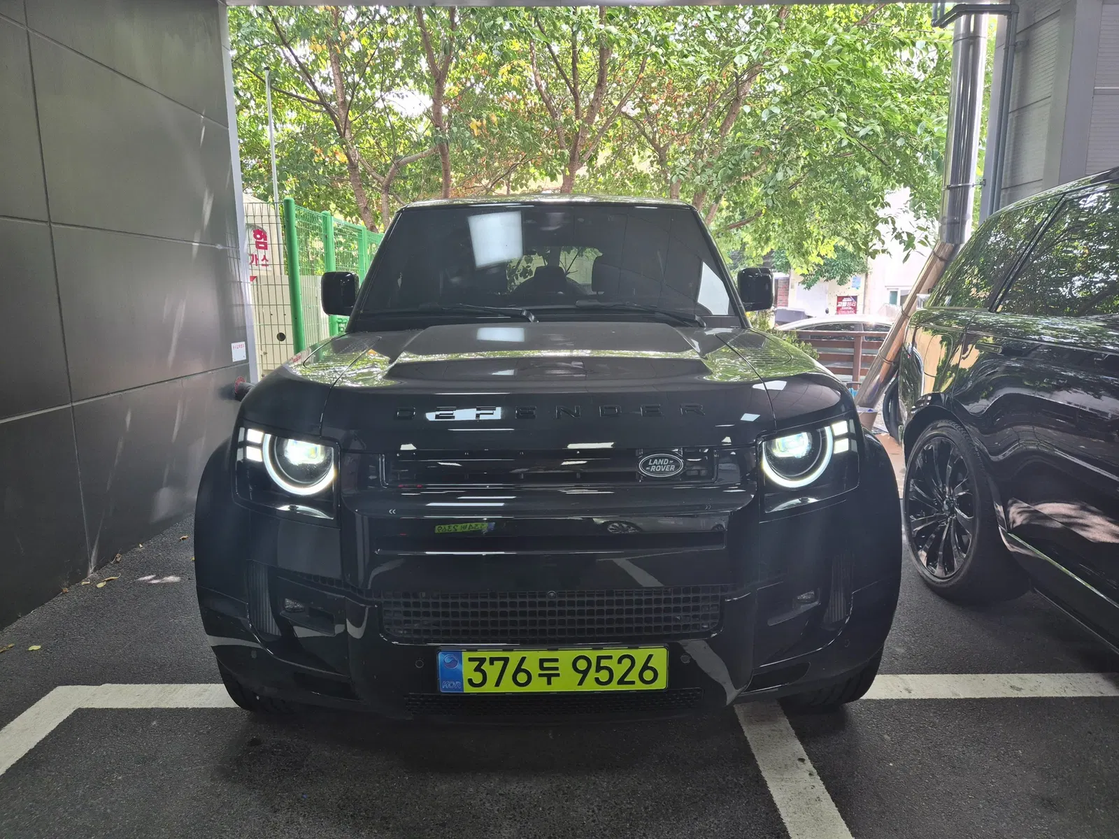 Land Rover Defender (L663) 110 D300 X-Dynamic HSE 2026 — photo 1 sur 26