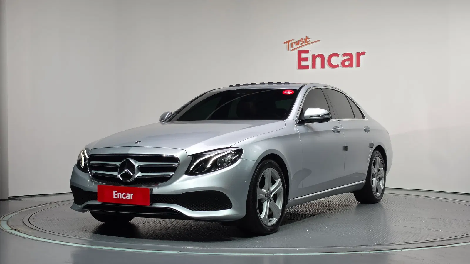 Mercedes-Benz Classe E E200 Avantgarde (W213) 2018 — photo 1 sur 20