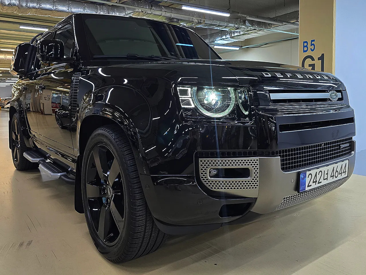 Land Rover Defender (L663) 130 D300 X-Dynamic HSE 2023 — photo 1 sur 26