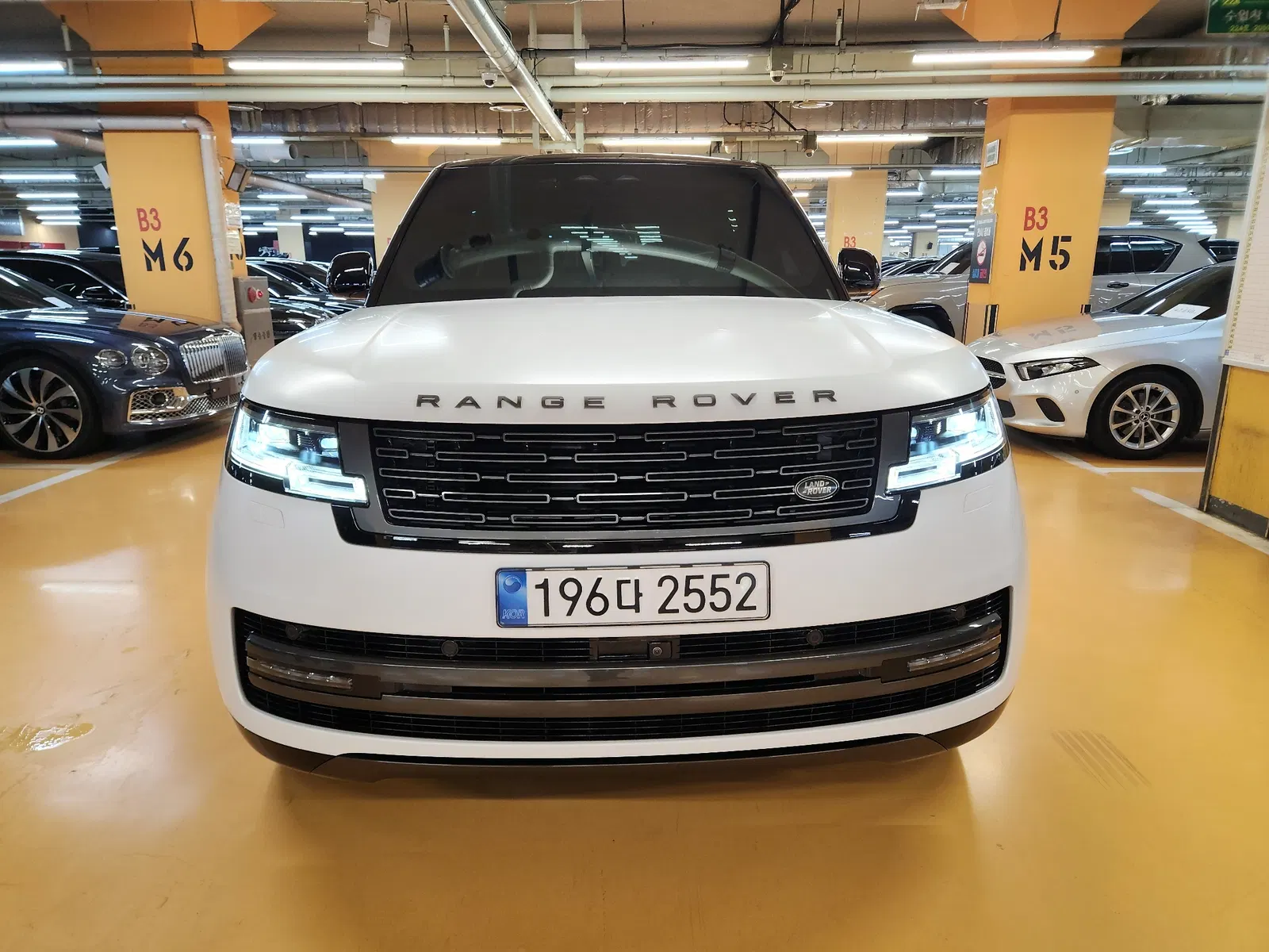 Land Rover Range Rover 5e génération P530 AB LWB 2024 — photo 1 sur 20