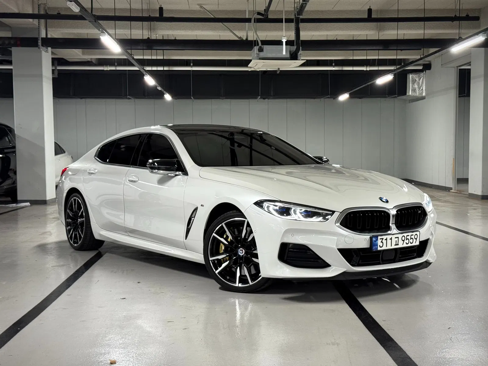 BMW Série 8 (G15) M850i xDrive GranCoupé 2023 — photo 1 sur 26