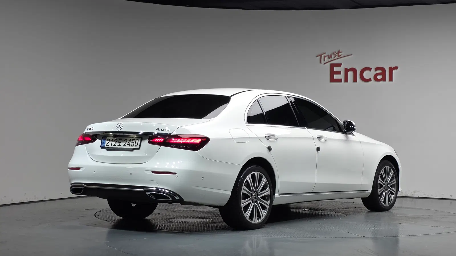 Mercedes-Benz Classe E E350 4MATIC Exclusive (W213) 2023 — photo 1 sur 35
