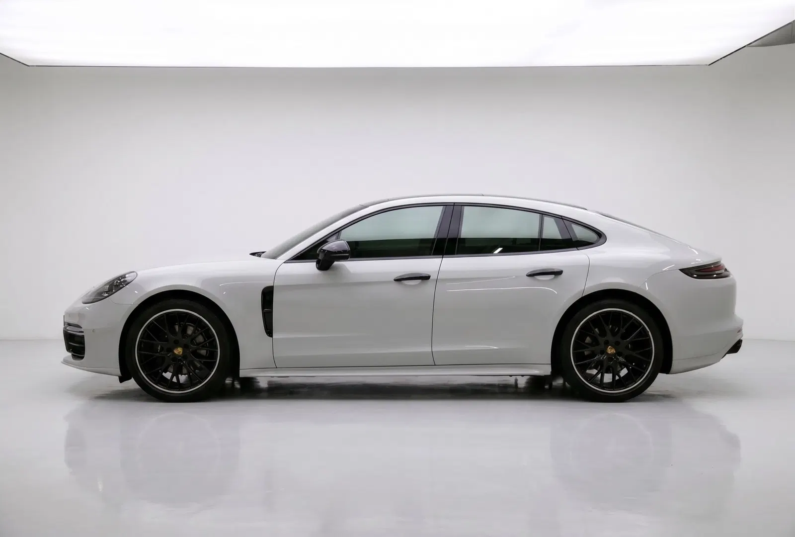 Porsche Panamera (971) 3.0 AWD 2020 — photo 1 sur 26
