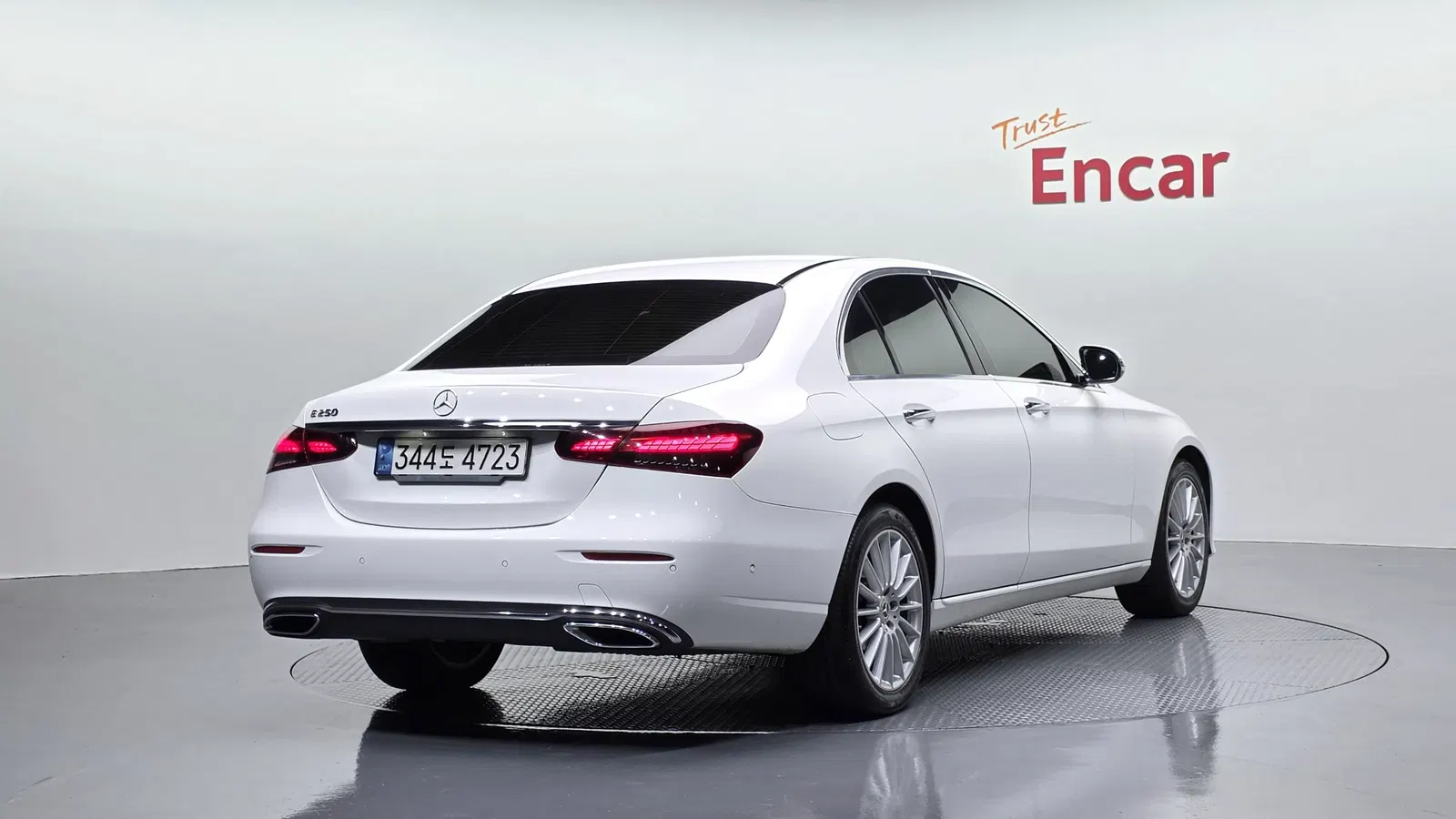 Mercedes-Benz Classe E E250 Exclusive (W213) 2021 — photo 1 sur 34