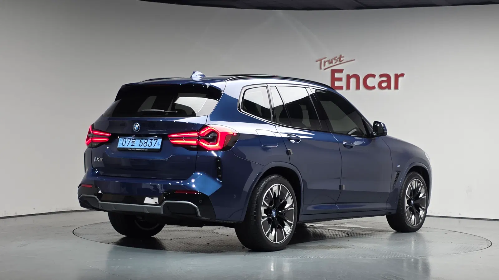 BMW iX3 M Sport 2025 — photo 1 sur 35