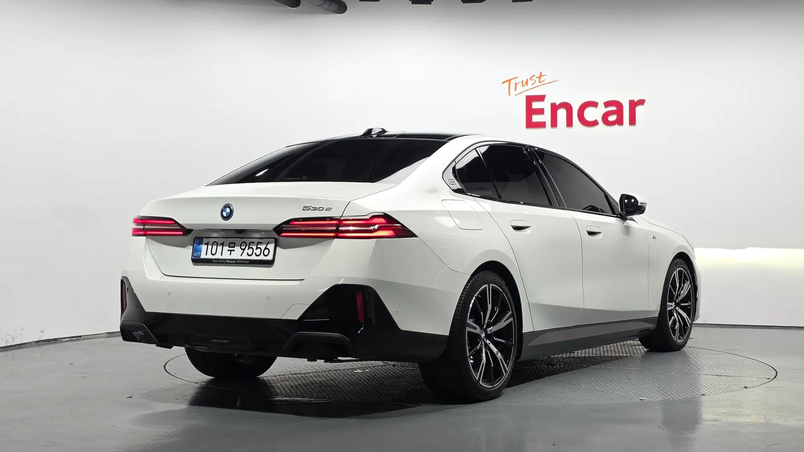 BMW Série 5 (G60) 530e M Sport 2025 — photo 1 sur 32