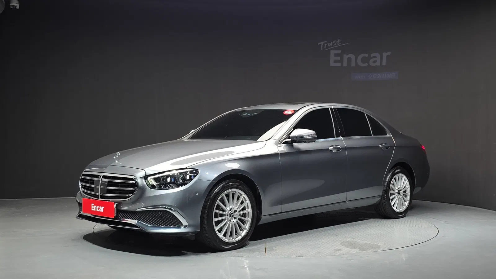 Mercedes-Benz Classe E E250 Exclusive (W213) 2022 — photo 1 sur 32