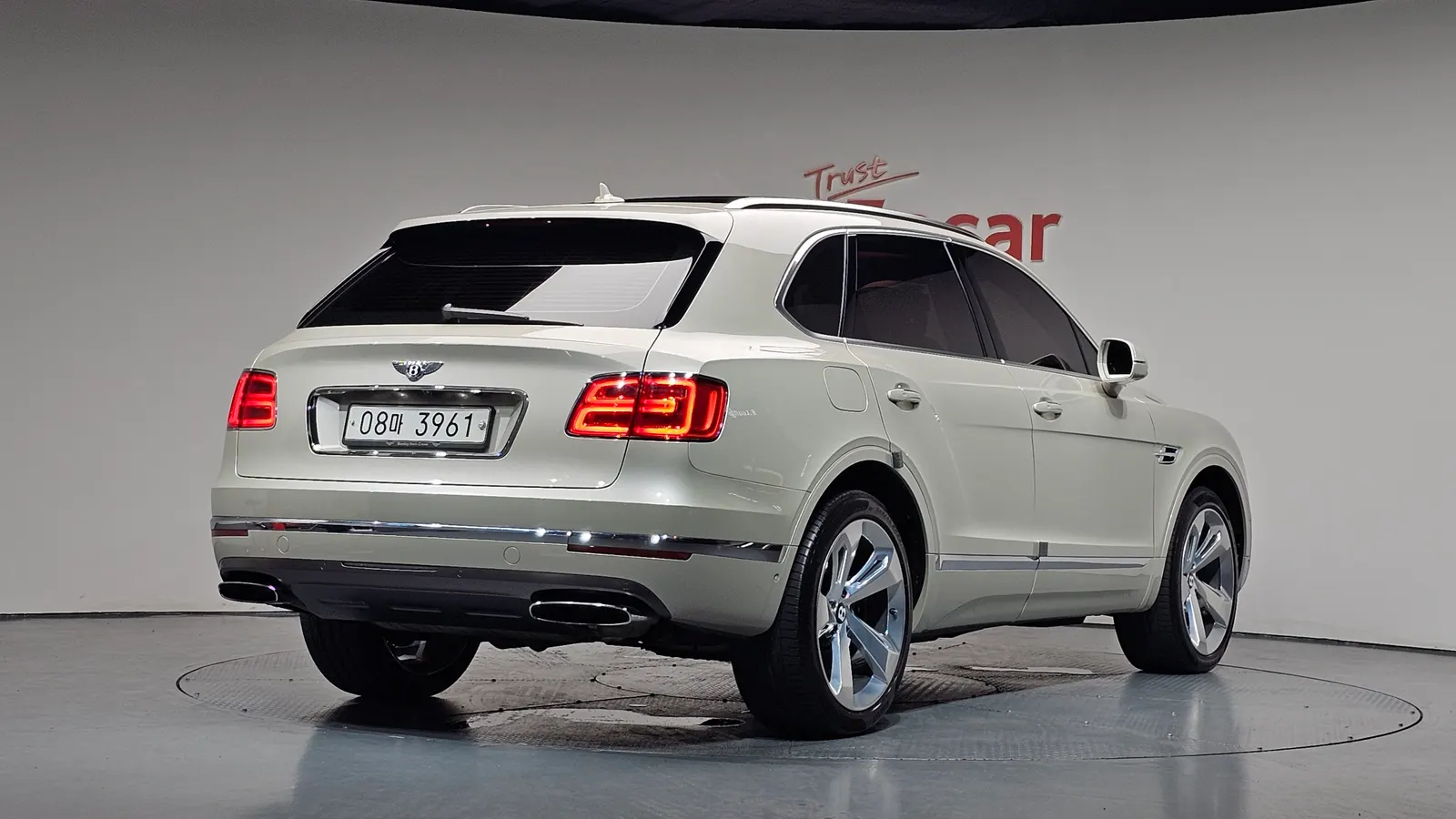 Bentley Bentayga 6.0 W12 2018 — photo 1 sur 43