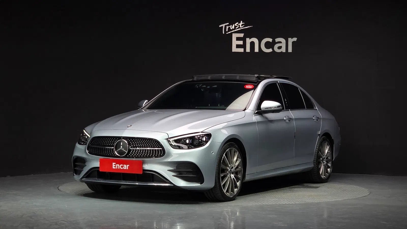 Mercedes-Benz Classe E AMG Line · E350 4MATIC (W213) 2021 — photo 1 sur 34