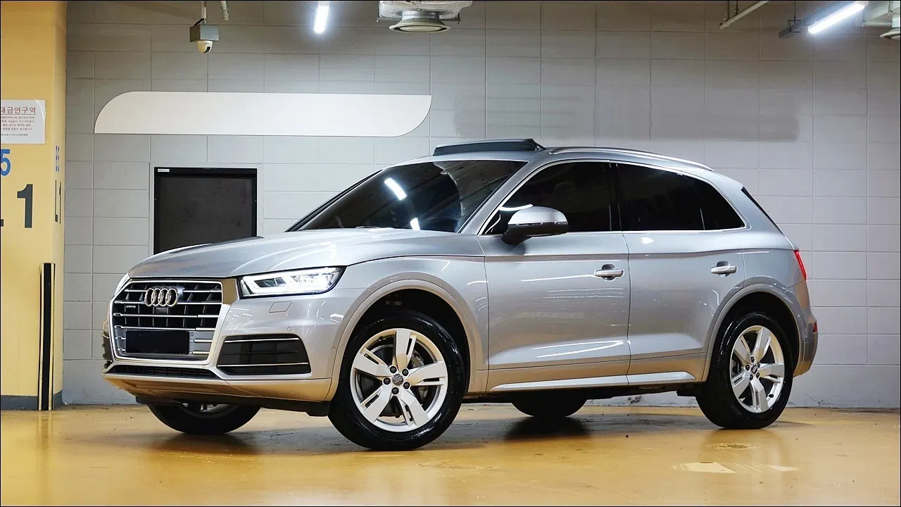 Audi Q5 (FY) 45 TFSI Quattro Premium 2020 — photo 1 sur 26