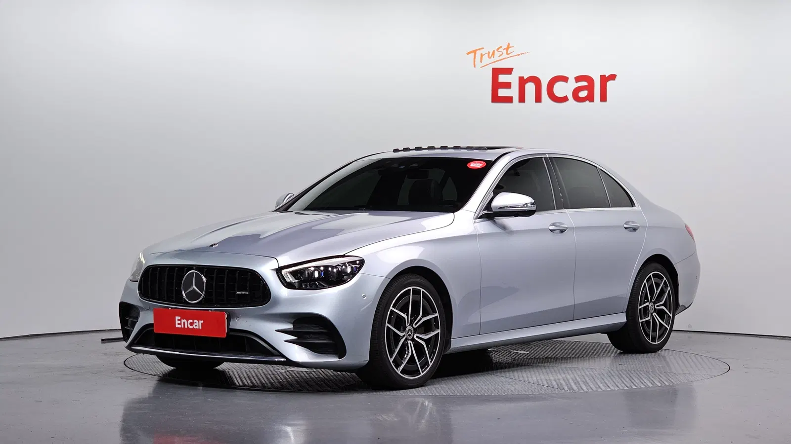 Mercedes-Benz Classe E AMG Line · E220d 4MATIC (W213) 2021 — photo 1 sur 33