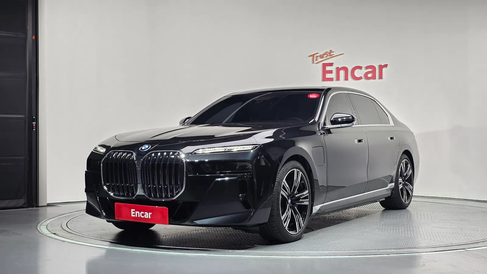 BMW Série 7 (G70) 750e xDrive M Sport 2026 — photo 1 sur 40