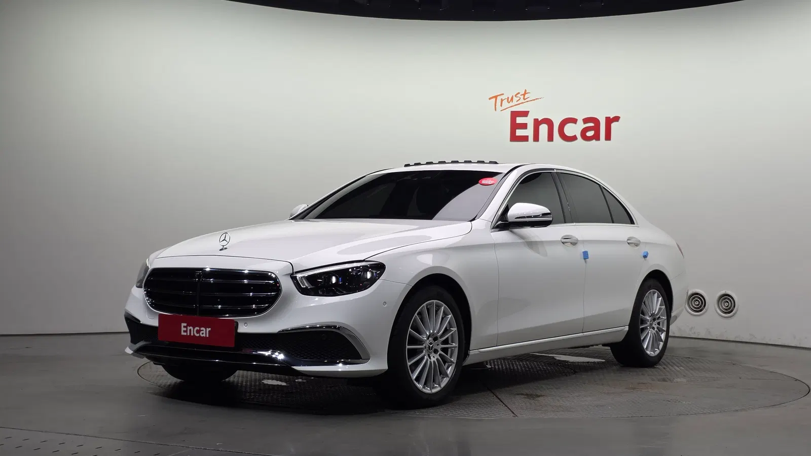 Mercedes-Benz Classe E E250 Exclusive (W213) 2022 — photo 1 sur 37