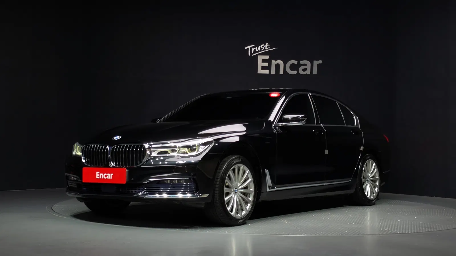 BMW Série 7 (G11) 730d xDrive 2016 — photo 1 sur 20