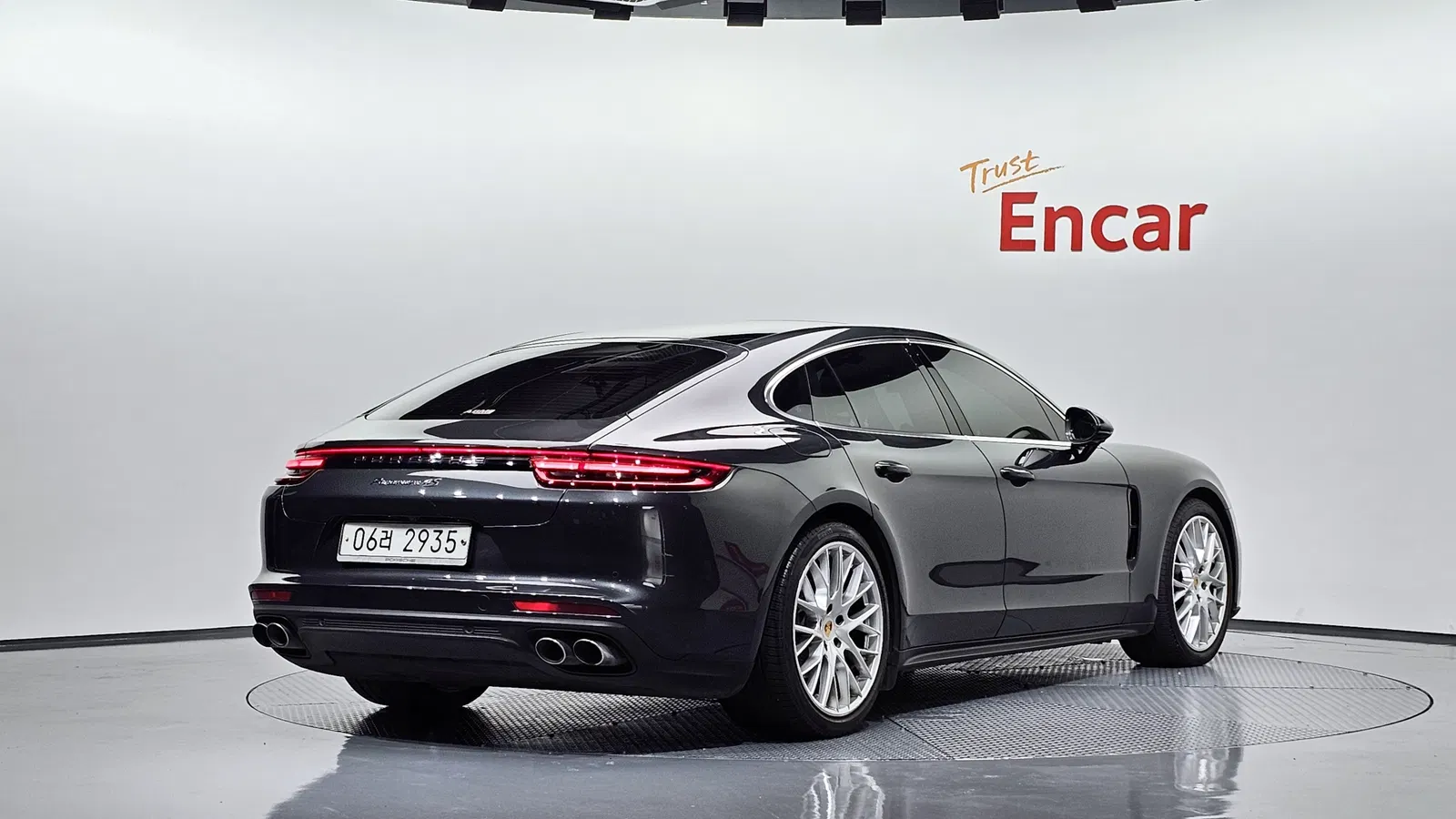 Porsche Panamera (971) 2.9 4S 2018 — photo 1 sur 38