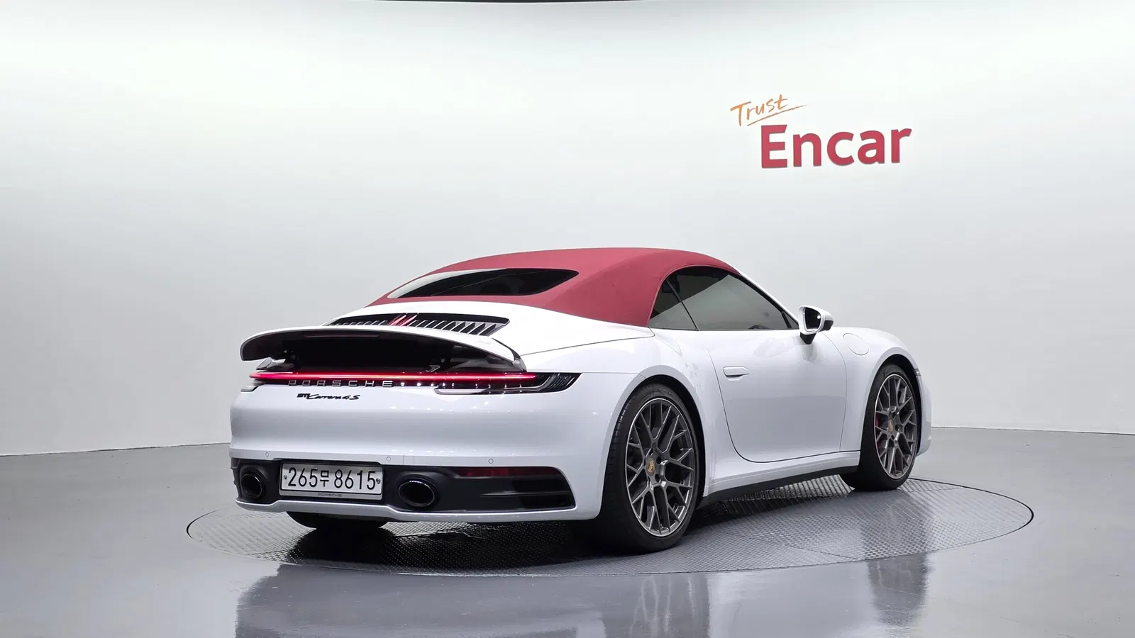 Porsche 911 (992) Carrera 4S Cabriolet 2020 — photo 1 sur 33