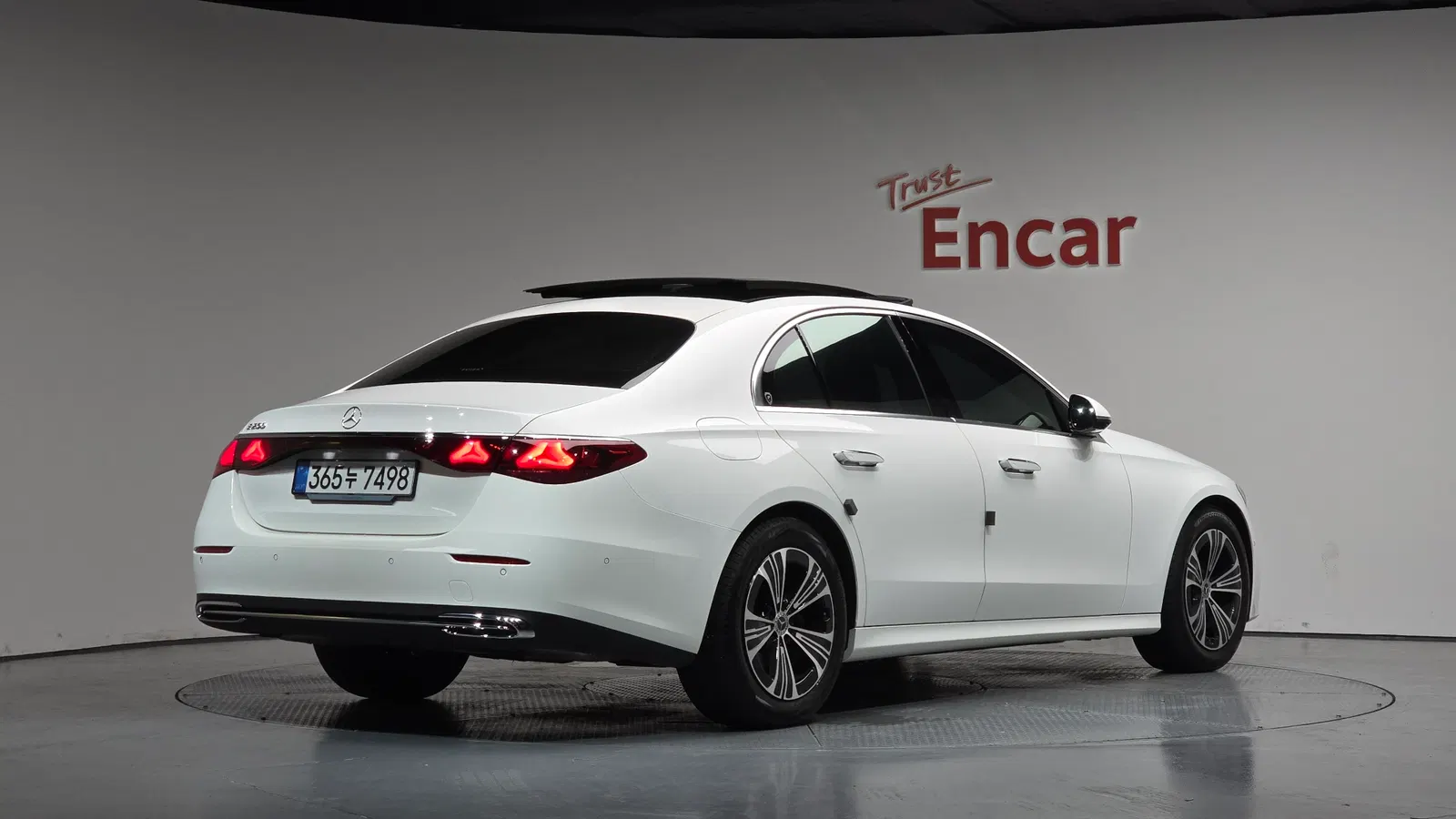 Mercedes-Benz Classe E E200 Avantgarde (W214) 2025 — photo 1 sur 32
