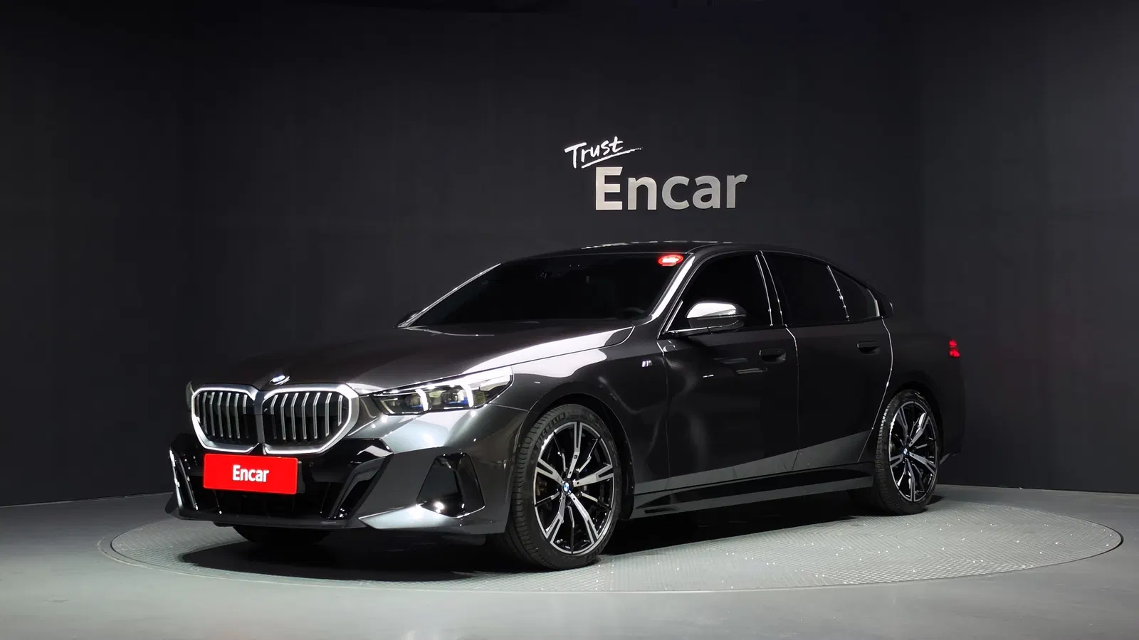 BMW Série 5 (G60) 530i xDrive M Sport 2024 — photo 1 sur 26