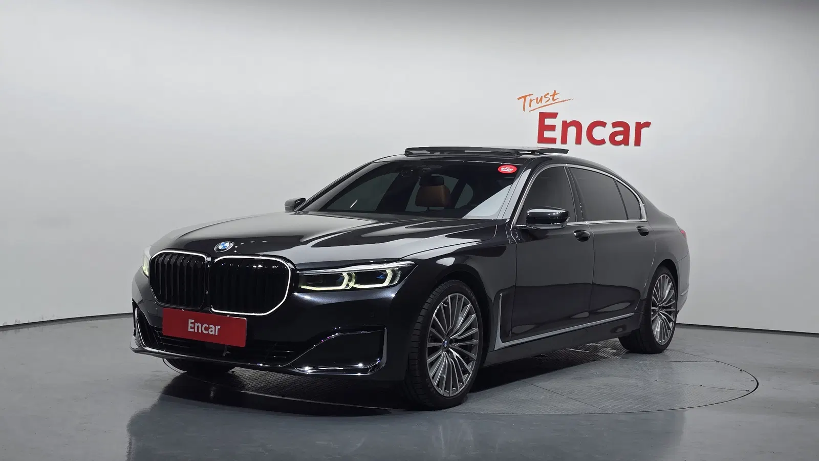 BMW Série 7 (G11) 740Li xDrive Design Pure Excellence 2020 — photo 1 sur 20