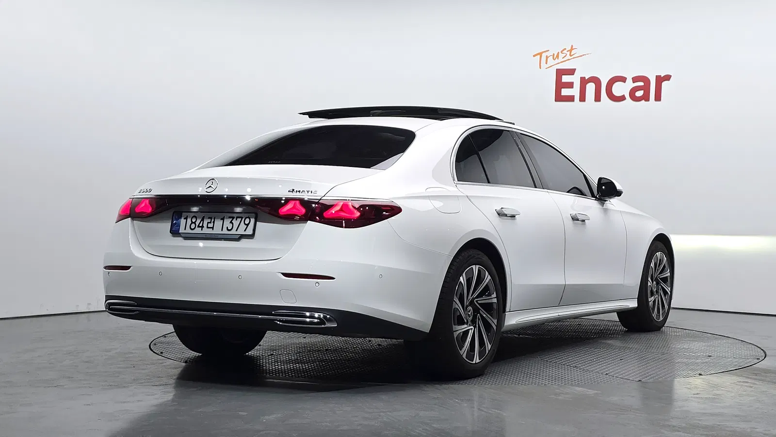 Mercedes-Benz Classe E E300 4MATIC Exclusive (W214) 2024 — photo 1 sur 33