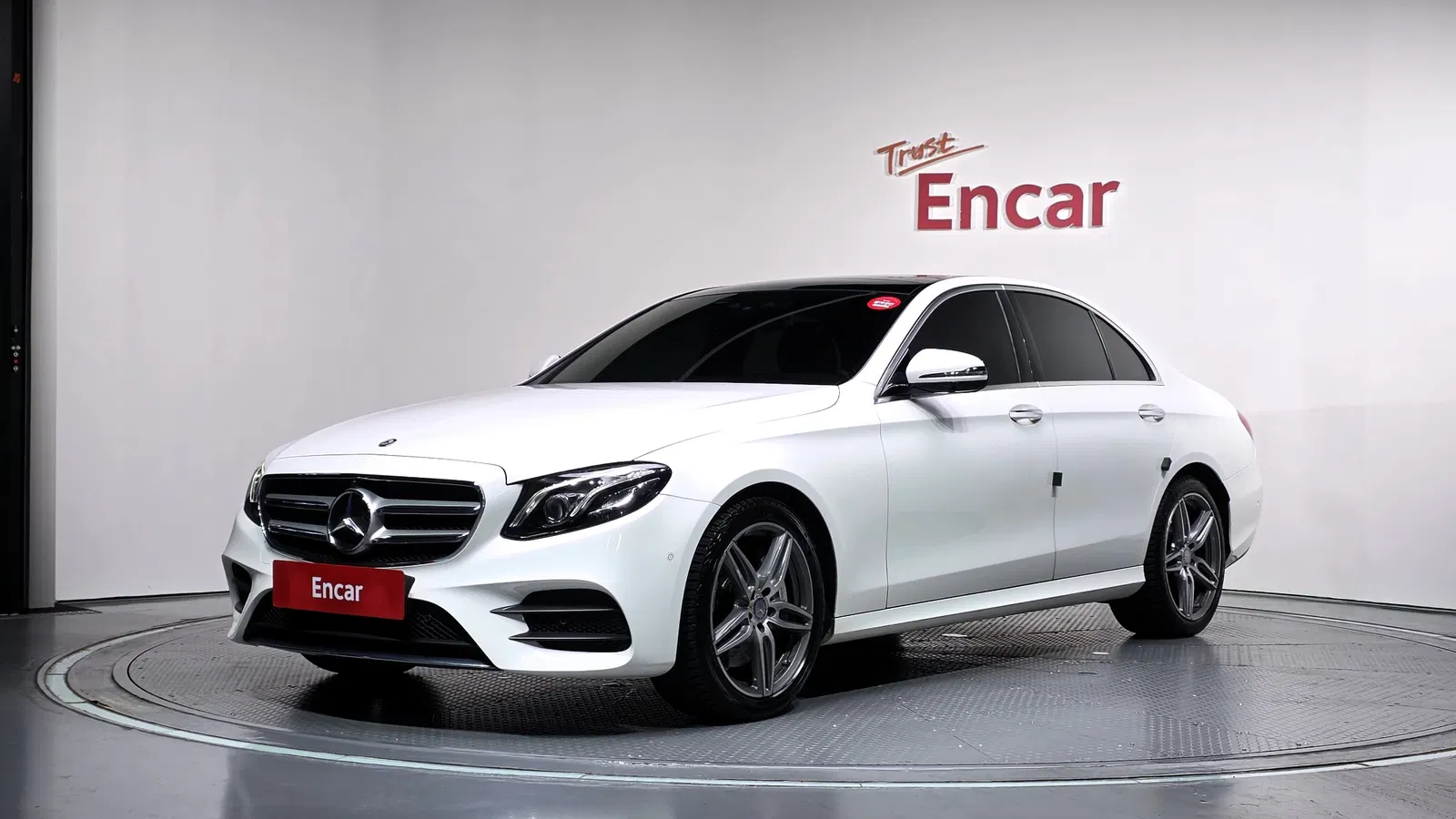 Mercedes-Benz Classe E AMG Line · E300 (W213) 2017 — photo 1 sur 20