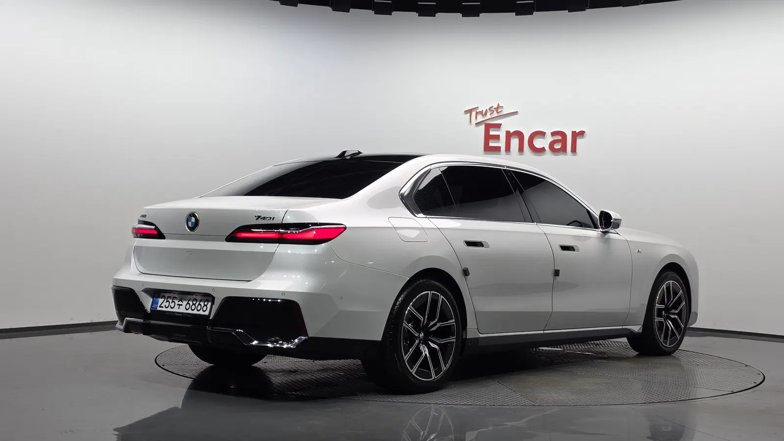 BMW Série 7 (G70) 740i xDrive M Sport 2024 — photo 1 sur 38