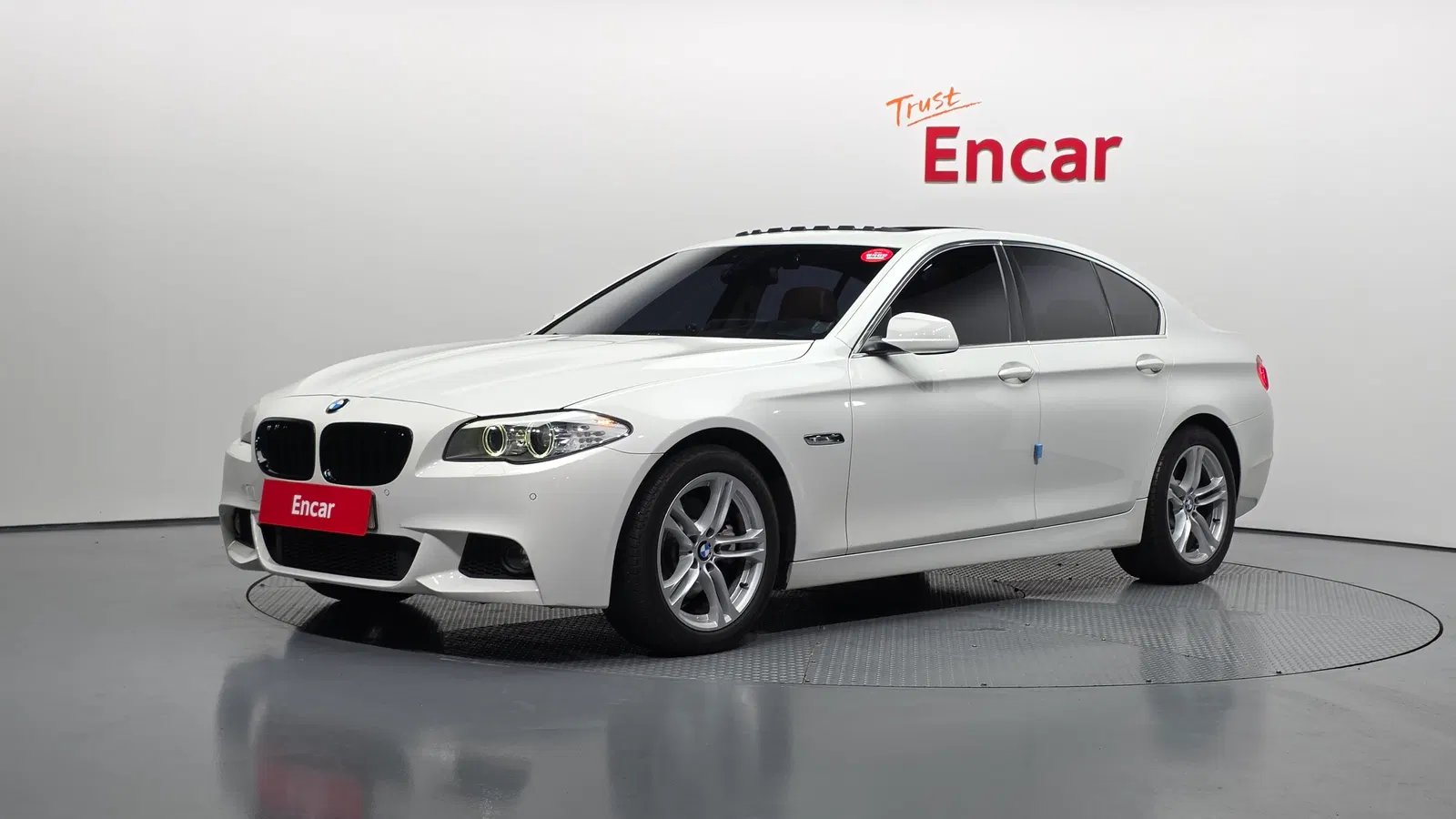 BMW Série 5 (F10) 520d 2013 — photo 1 sur 26