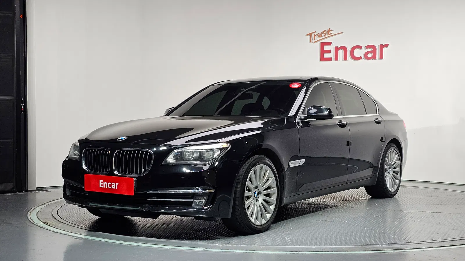BMW Série 7 (F01) 740d xDrive 2013 — photo 1 sur 20