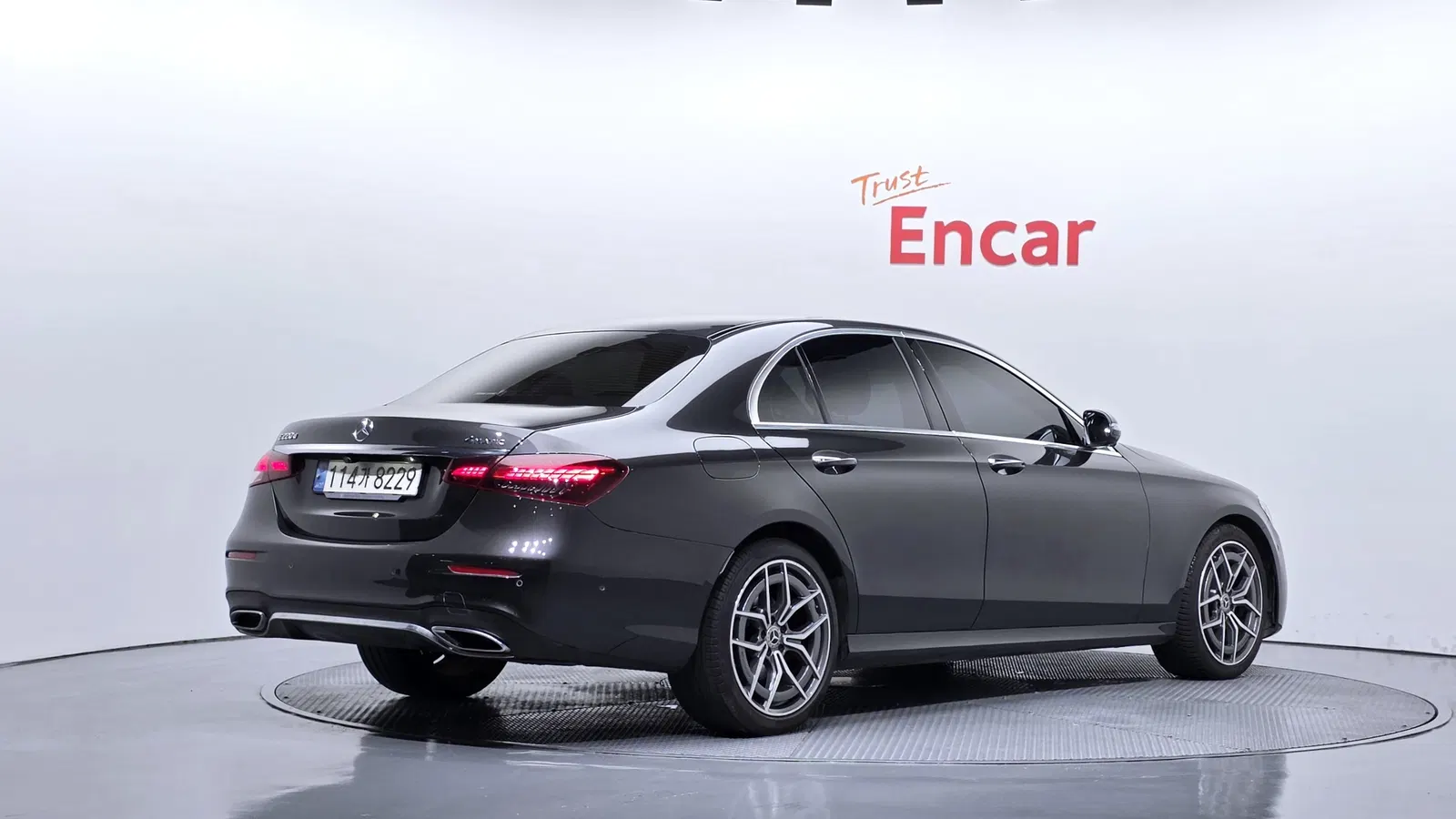 Mercedes-Benz Classe E AMG Line · E220d 4MATIC (W213) 2021 — photo 1 sur 31
