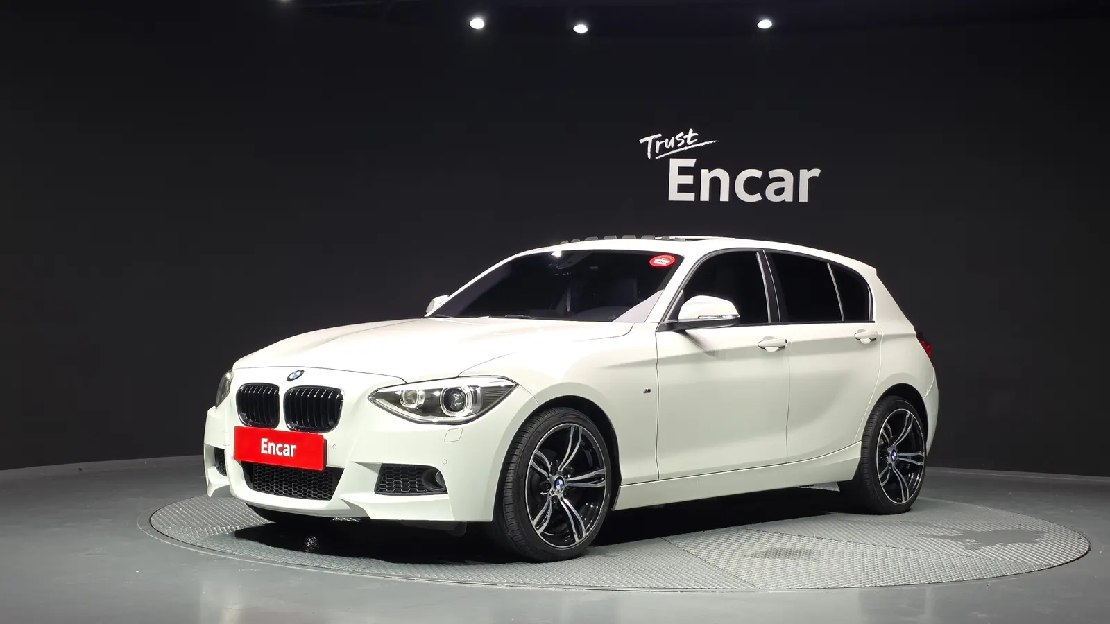 BMW Série 1 (F20) 118d Urban Pack1 5 portes 2014 — photo 1 sur 20
