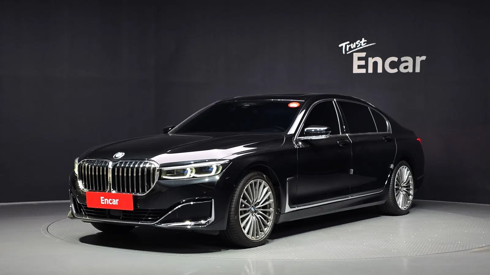 BMW Série 7 (G11) 740Li xDrive Design Pure Excellence 2022 — photo 1 sur 20
