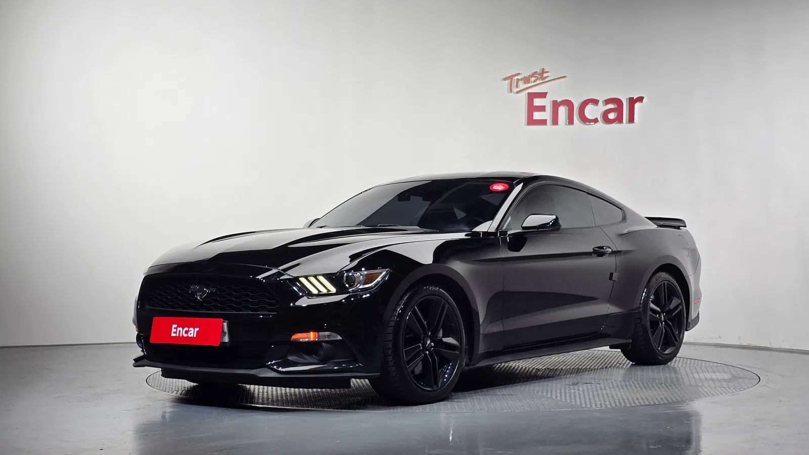 Ford Mustang Coupé 2017 — photo 1 sur 20