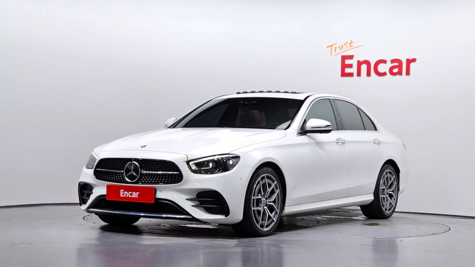 Mercedes-Benz Classe E AMG Line · E220d 4MATIC (W213) 2021 — photo 1 sur 20