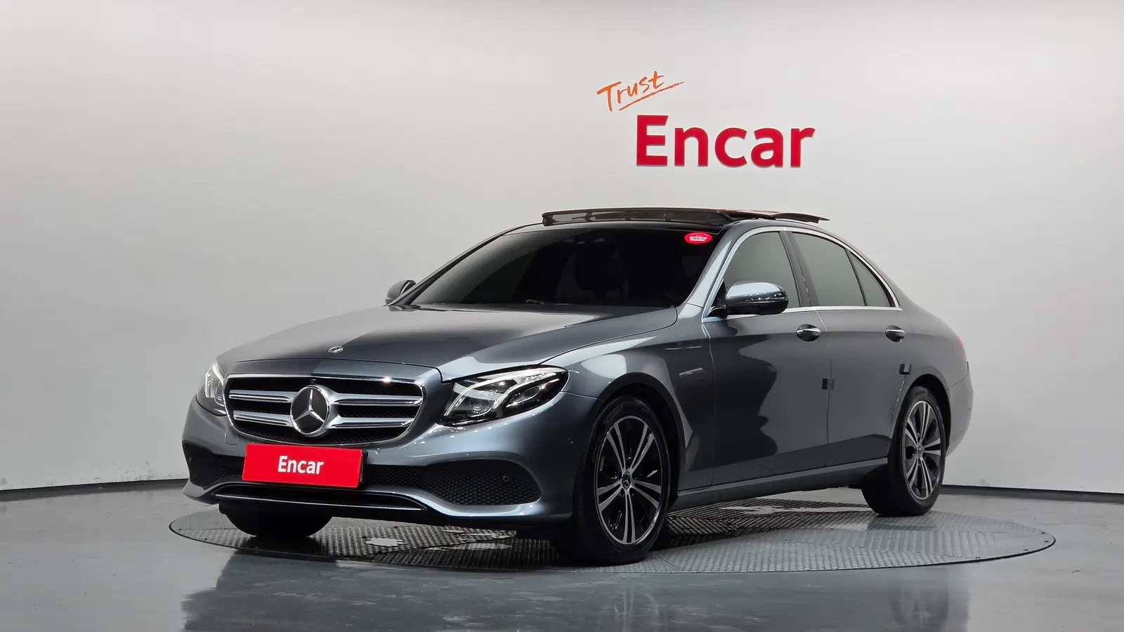Mercedes-Benz Classe E E300 Avantgarde (W213) 2020 — photo 1 sur 34