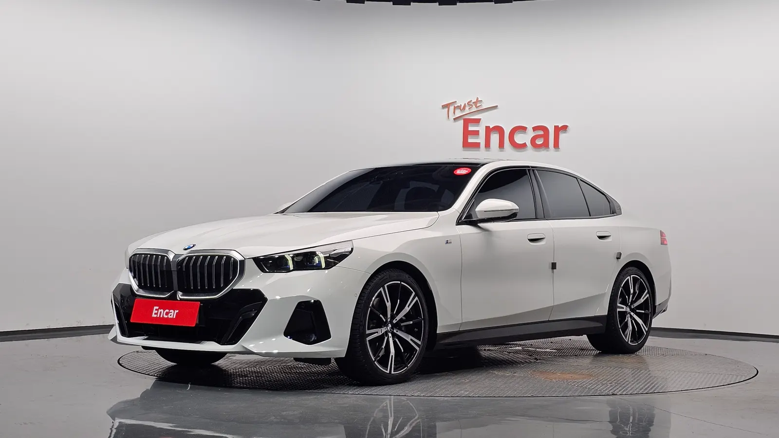 BMW Série 5 (G60) 530i xDrive M Sport 2024 — photo 1 sur 37