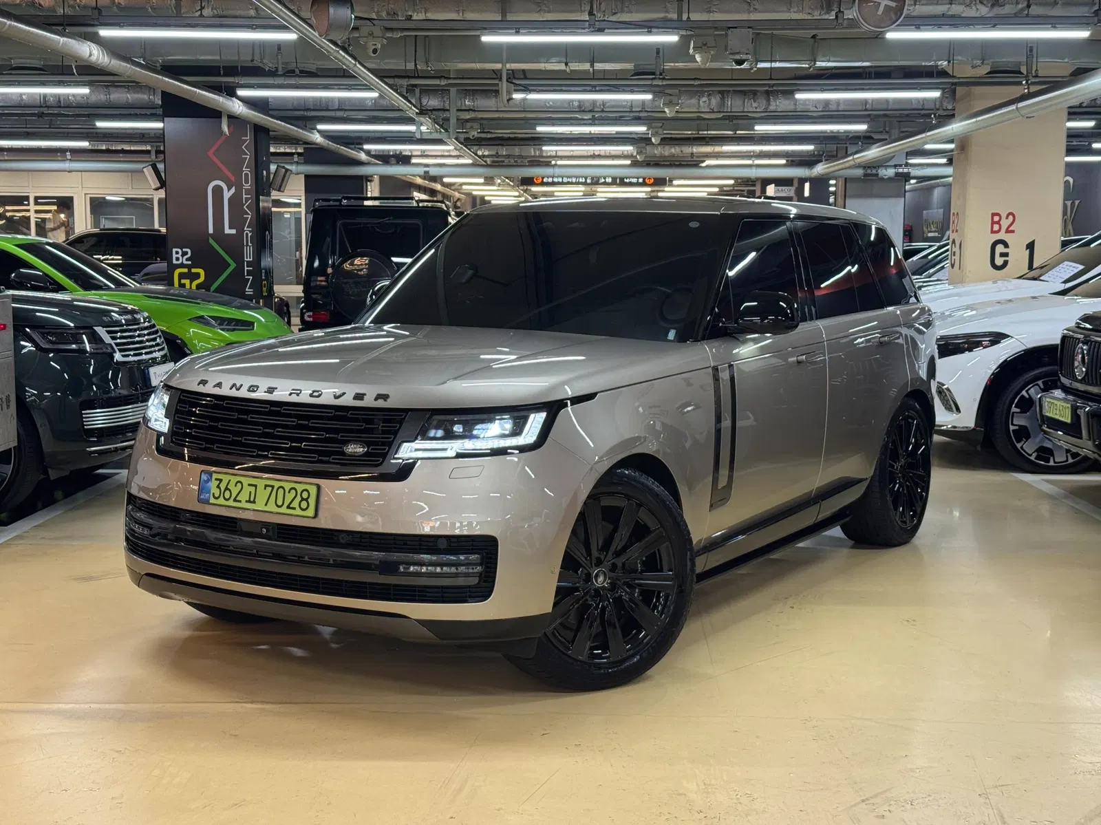 Land Rover Range Rover 5e génération P550E AB 2025 — photo 1 sur 26